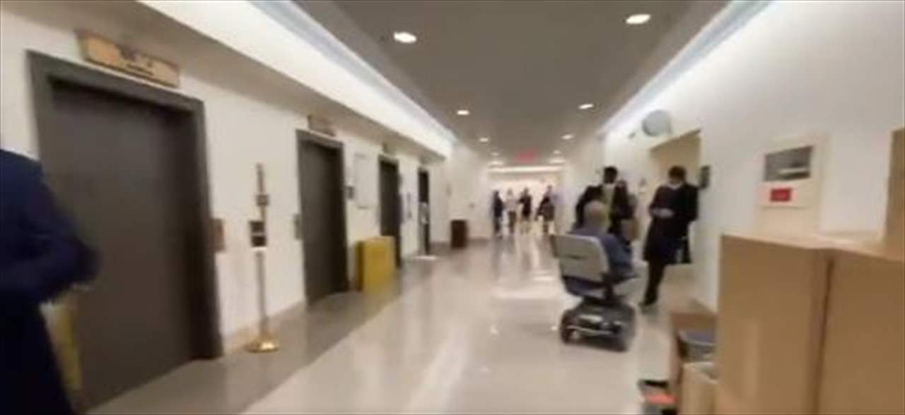 بالفيديو- الشرطة تخلي مبنيين في الكونغرس الأميركي مع اقتراب المتظاهرين