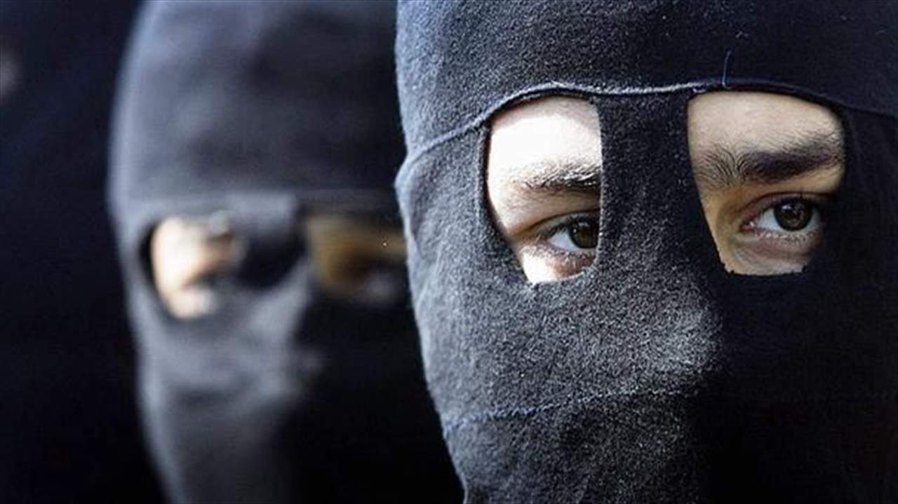ملثمون يسلبون مواطناً في بعلبك.. إليكم التفاصيل