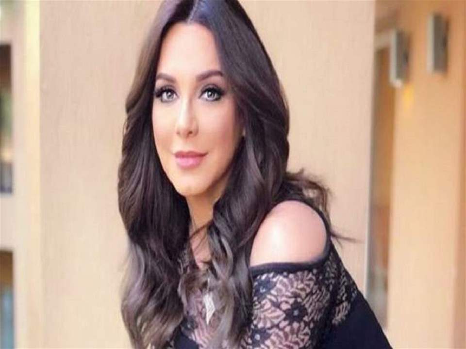 سلاف فواخرجي توجه رسالة مؤثرة بمناسبة عيد ميلاد والدها.