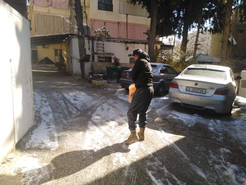 بلدية بعلبك تفتح الطرقات الداخلية للمدينة بعد تشكل الجليد