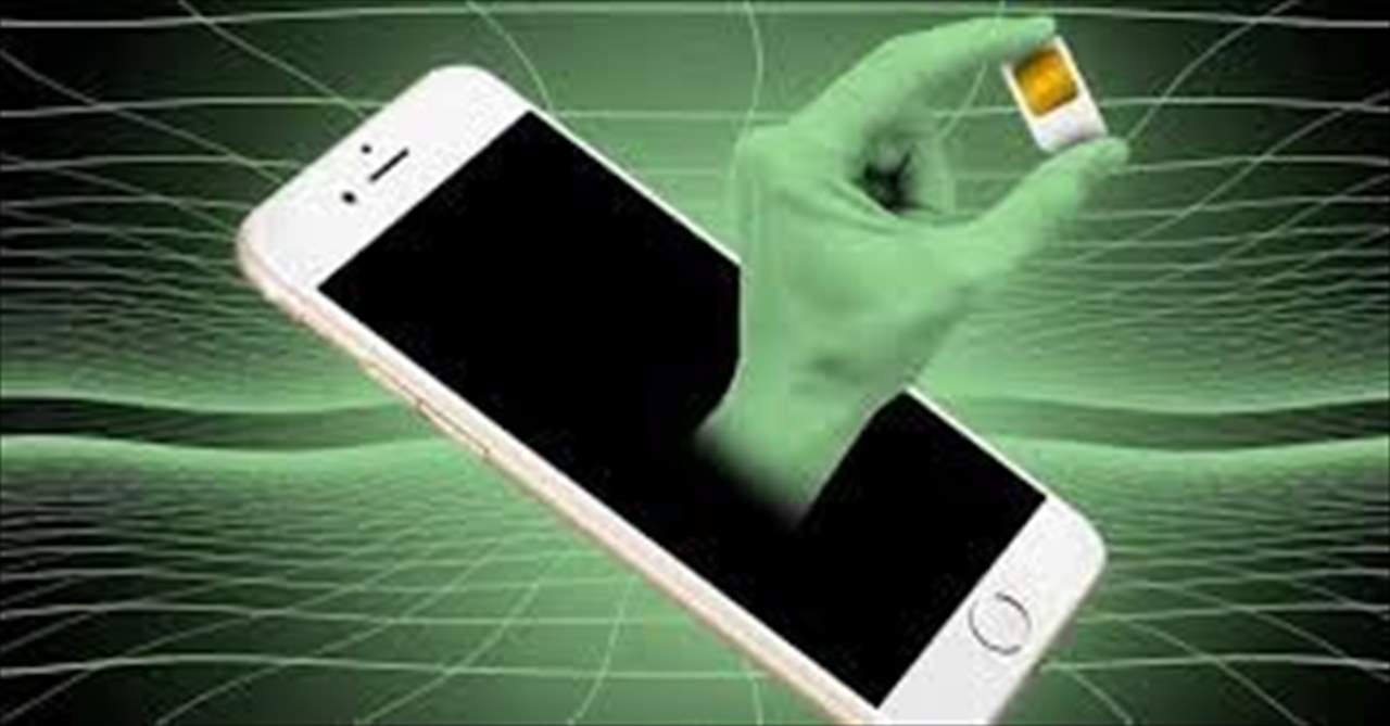إختراق هاتف ممثلة سورية والسارق يريد نشر صورها الخاصة مع زوجها