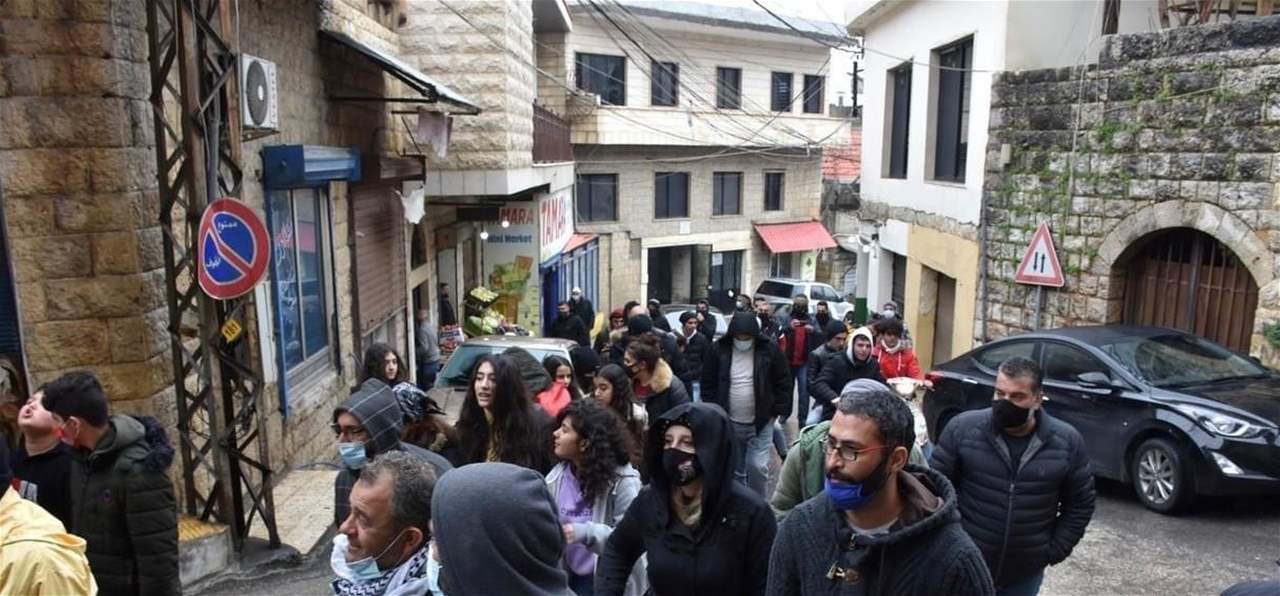 محتجون نفذوا مسيرة في حاصبيا تضامنا مع أهالي طرابلس