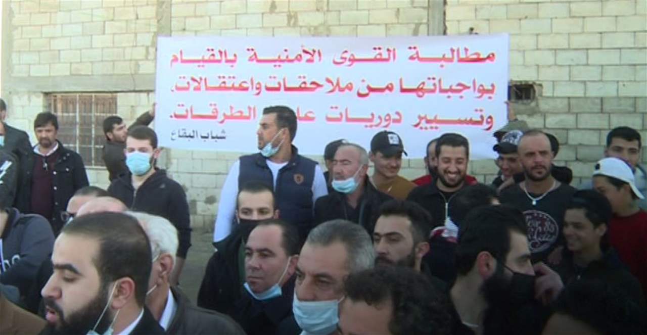 اعتصام في النبي شيت استنكاراً لجرائم القتل وعمليات السلب ...