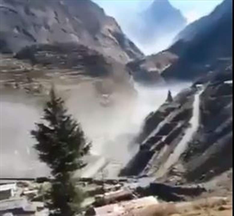 بالفيديو - انهيار كتلة جليدية شمالي الهند ومخاوف من مقتل 150 شخصاً...