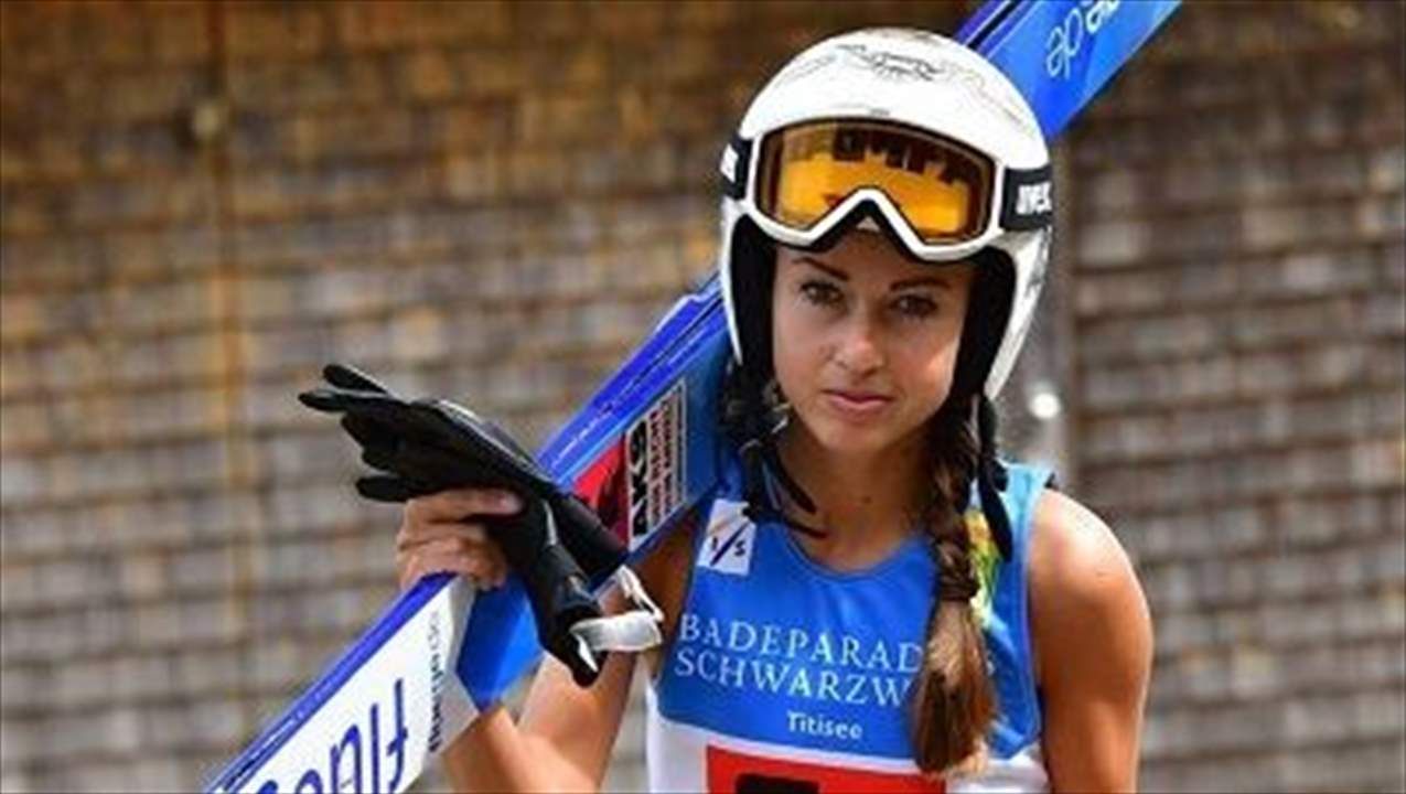 بطلة العالم إختارت الترويج لرياضتها على غلاف بلاي بوي !!