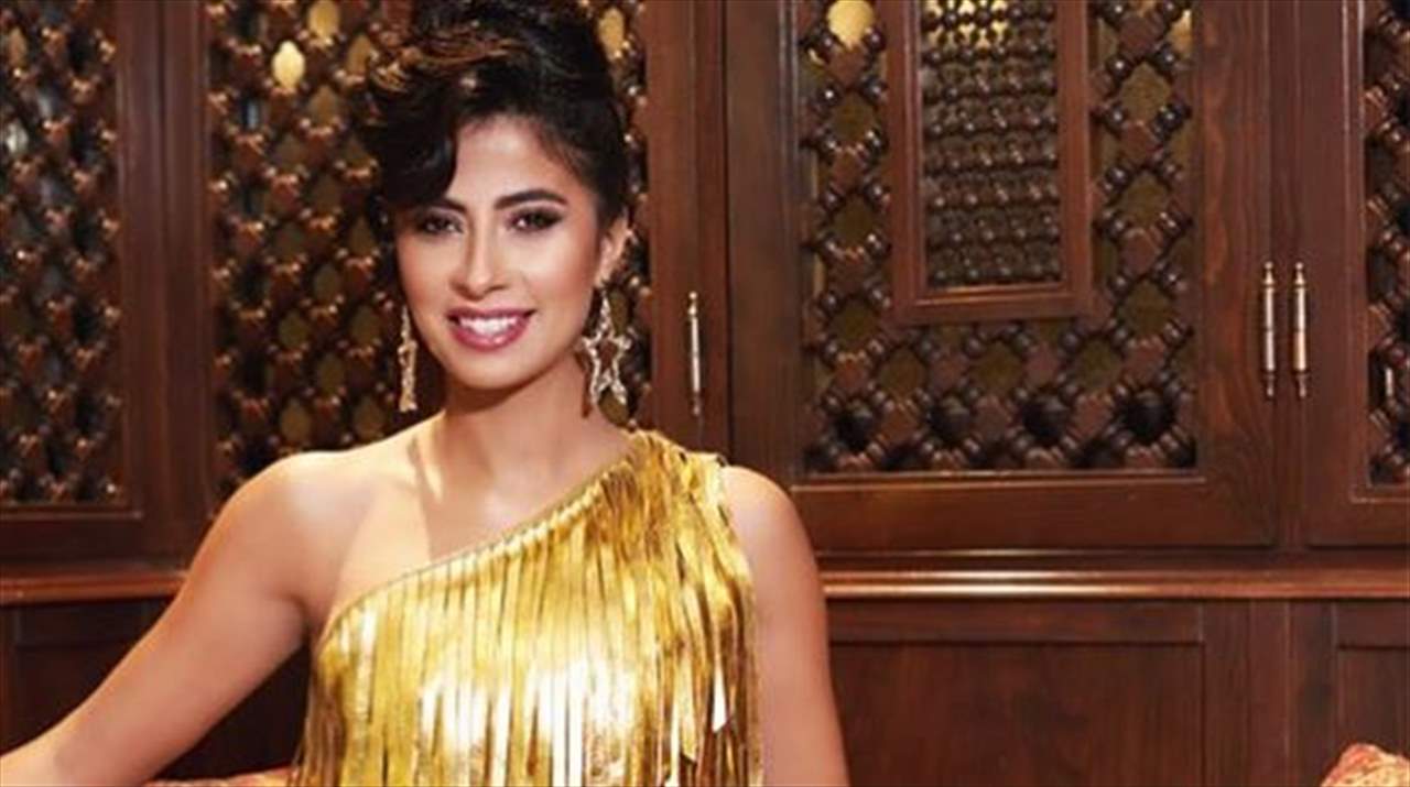 روبي تتألق بـ "الهوت شورت" والبعض يعتبر خطوبة طليقها السبب