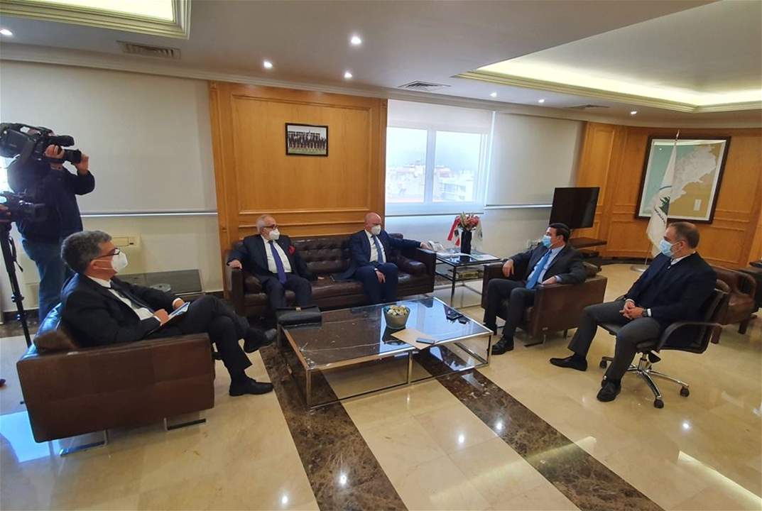 شركة "كومبي ليفت" الألمانية تنهي توضيب المواد الكيميائية في مرفأ بيروت