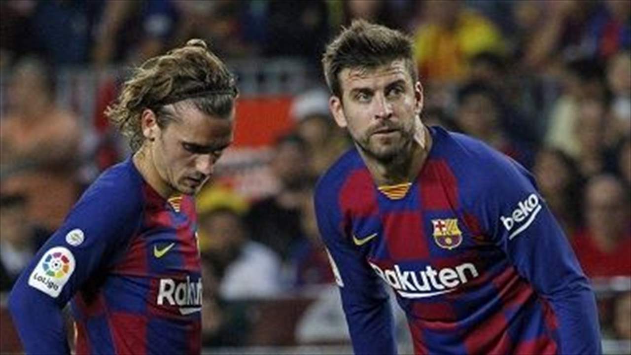 هذا هو الحوار المتوتر بين بيكيه وجريزمان على أرض الملعب