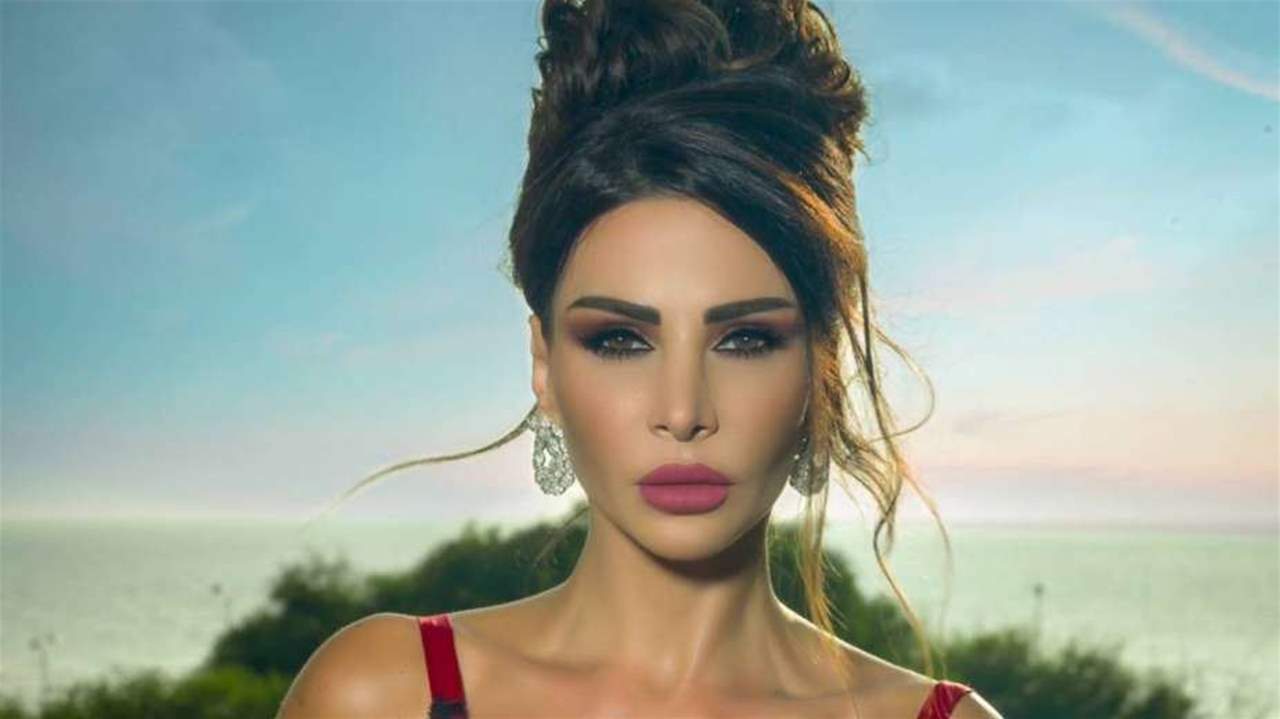 نيللي مقدسي تحدث ضجة كبيرة بتلقيها لقاح فيروس كورونا في لبنان والجمهور يتهمها بـ"الواسطة"
