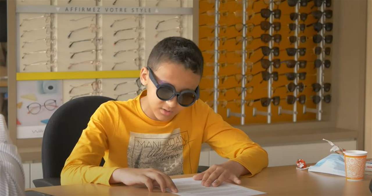 بالفيديو ـ لعلاج عسر القراءة.. نظارات ذكية يمكنها تغيير قواعد اللعبة !