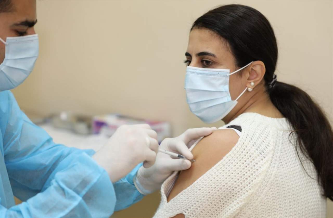 بالصور- إنطلاق حملة التلقيح ضد كورونا في الطبابة العسكرية