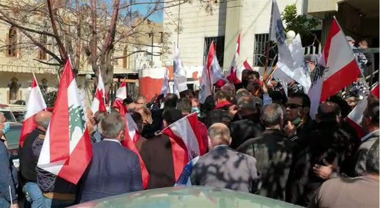 وقفة إحتجاجية لمتقاعدي قوى الأمن الداخلي: "ردوا إلينا حقوقنا"