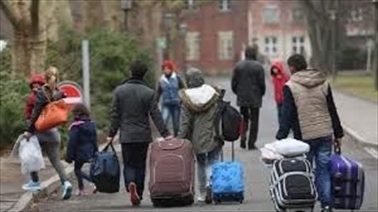 الدنمارك.. أول دولة أوروبية تجرّد لاجئين سوريين من تصاريح الإقامة