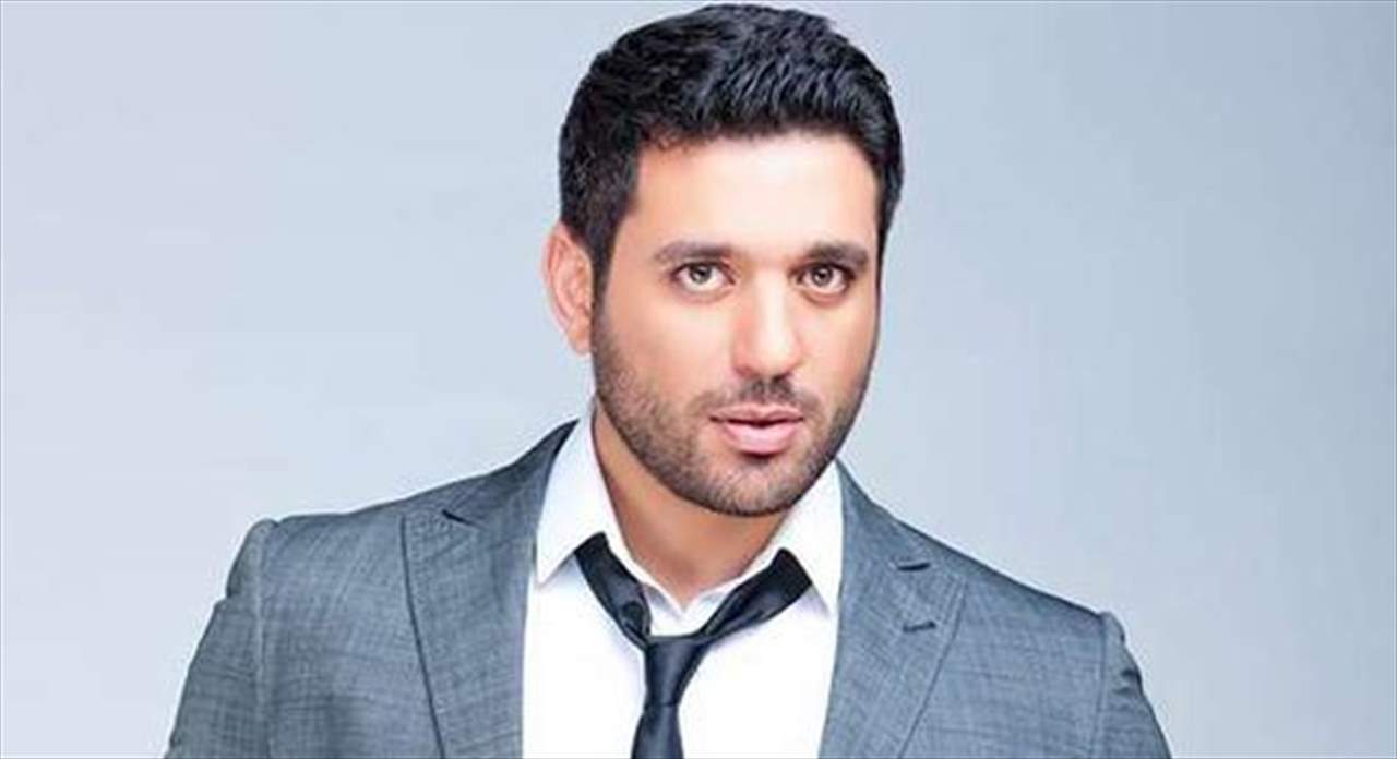 الجمهور يتعاطف مع حسن الرداد بأول ظهور له بعد وفاة والدته 