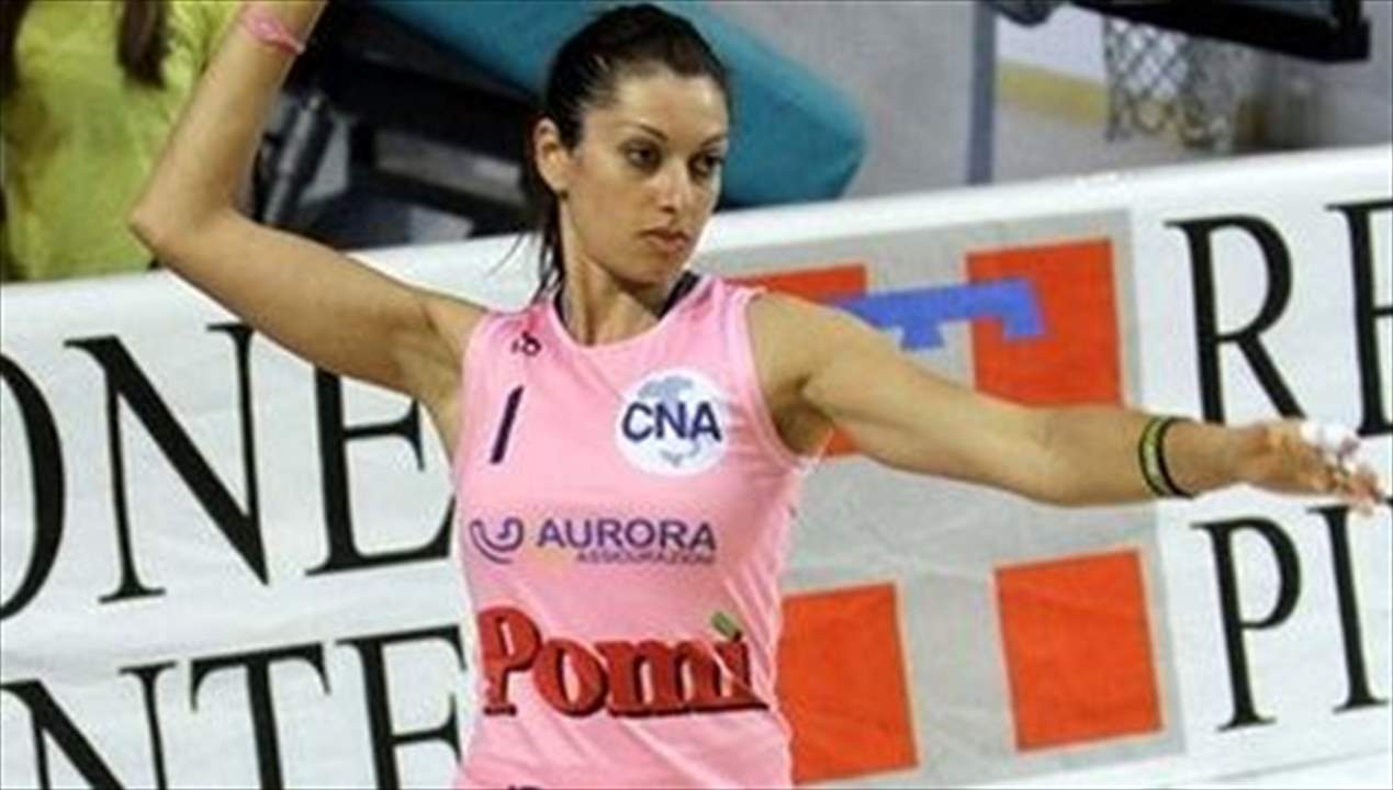 نادي إيطالي يطرد لاعبة ويقاضيها بسبب الحمل !!