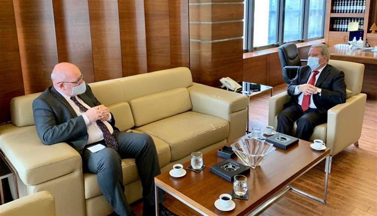 المشرفيه عرض مع القائم بالاعمال البريطاني الأوضاع وملف النازحين