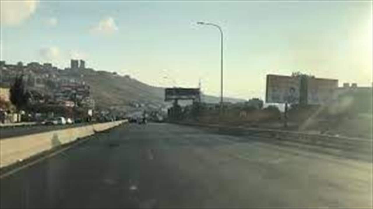 الجيش يعيد فتح طريق الجية بعد قطعها صباحاً من قبل محتجين 