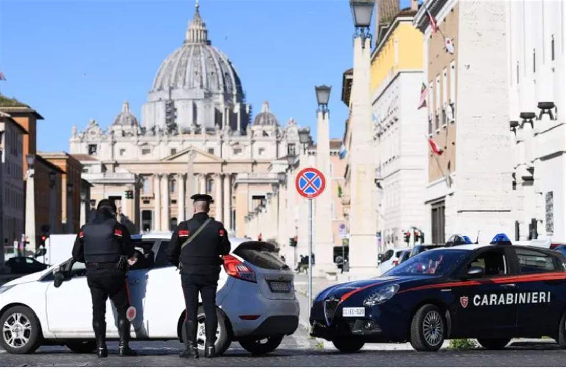 إيطاليا تعتقل دبوماسياً روسياً وقبطان بحرية بتهمة التجسس