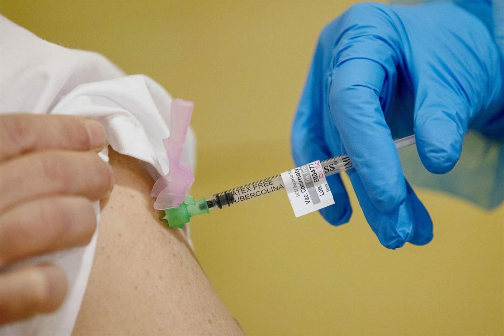أعراض جانبية للقاح كورونا قد تكون في الواقع "علامات جيدة"