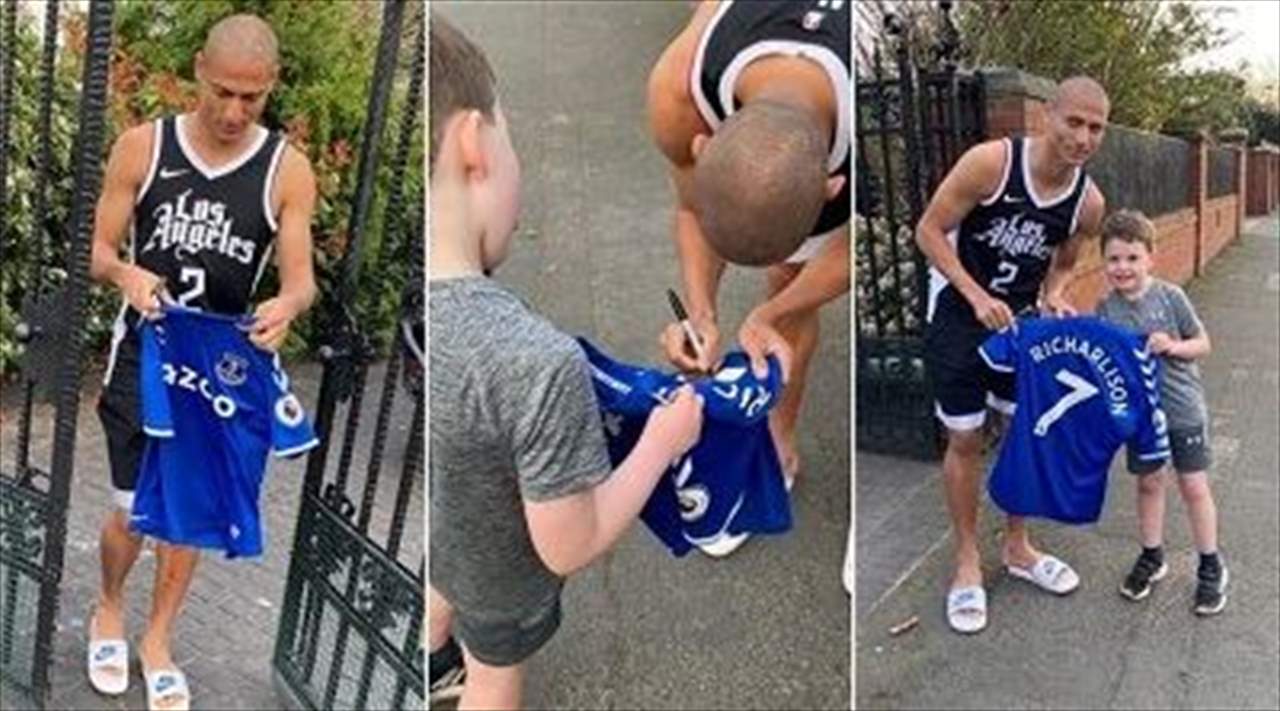 البرازيلي ريشارليسون يكتسب حبّ الجماهير بأفعاله الإنسانية خارج الميدان 