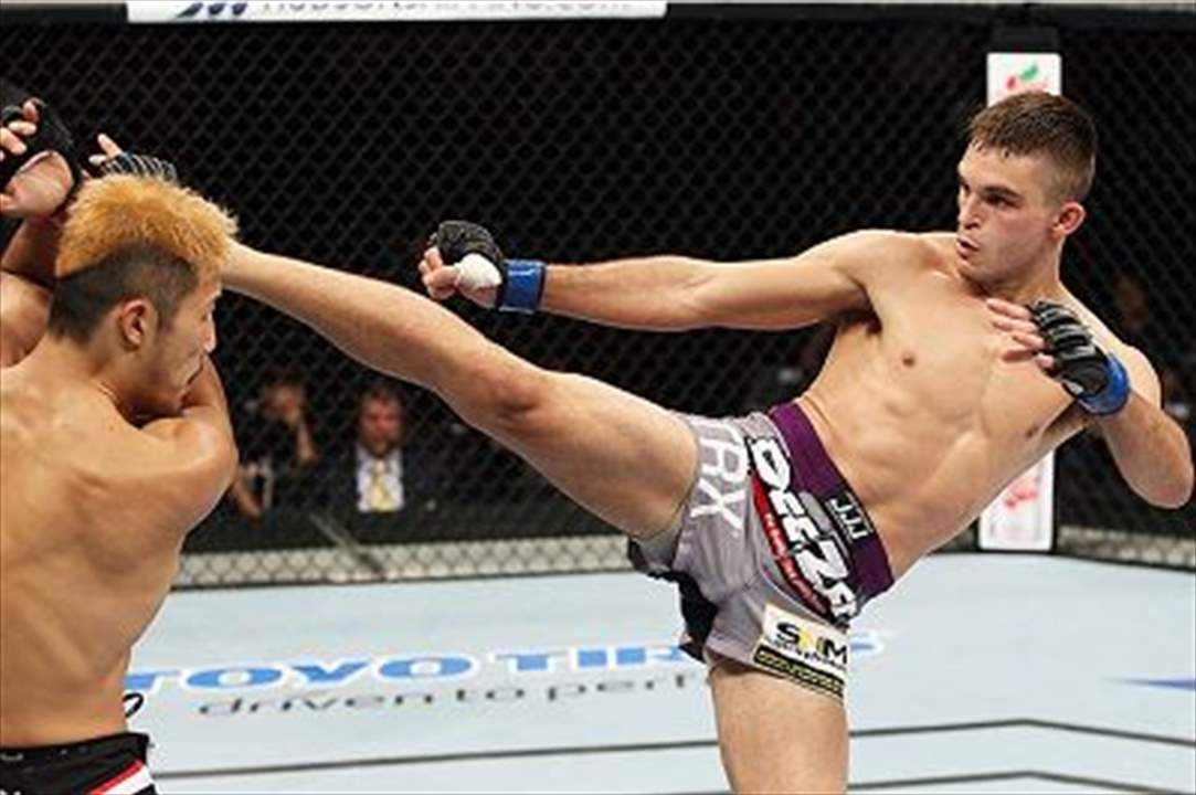 احتجاز جوني هوليوود من قِبَل الشرطة الأميركية