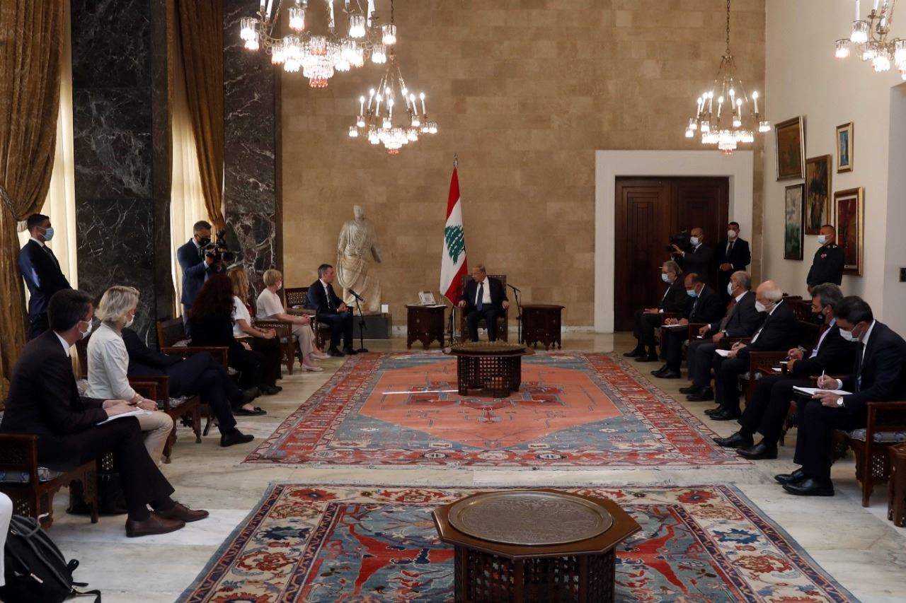 الرئيس عون استقبل وزير الخارجية السويسري إينياتسيو كاسيس على رأس وفد وعرض معهم العلاقات بين البلدين، والمساعدات التي قدمتها سويسرا الى لبنان