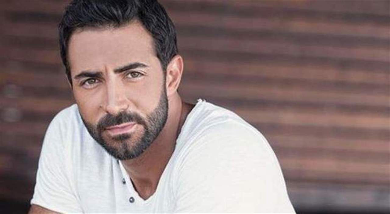 كارلوس عازار يرد على إهانات منتقديه : "عَبِّر بإحترام"