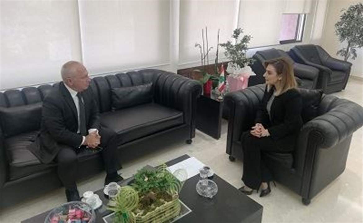 سفير أرمينيا زار أوهانيان وسلمها دعوة لزيارة رسمية 