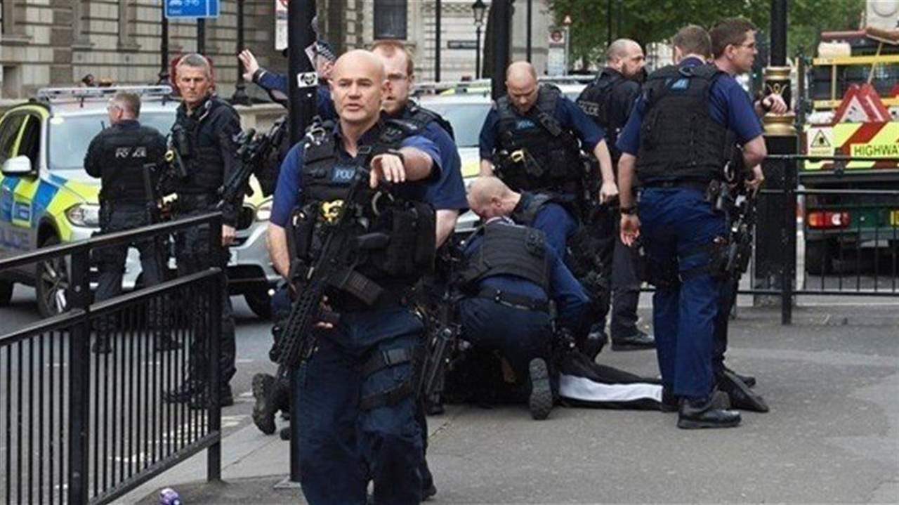 اعتقال رجل يحمل "بلطة" في شارع بوسط لندن