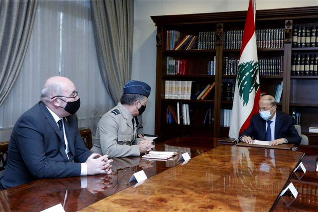 عون التقى الماريشال مارتن سامبسون والبحث تناول العلاقات اللبنانية - البريطانية