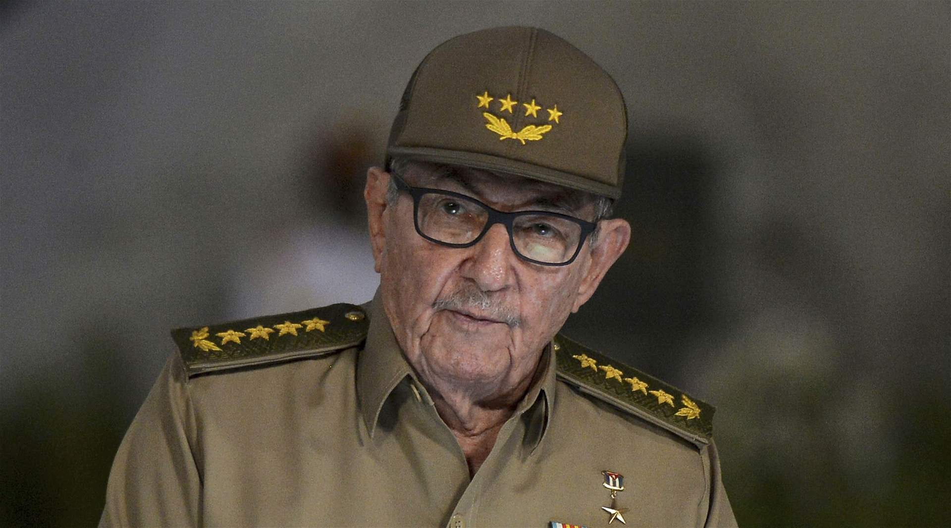 راؤول كاسترو يتنحى عن زعامة الحزب الشيوعي في كوبا