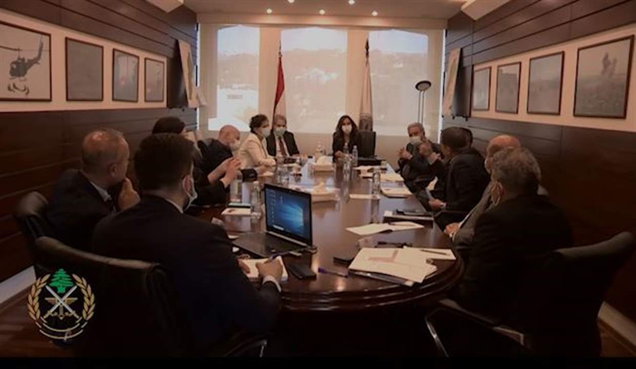 اجتماع في وزارة الدفاع حول المساعدات المقدمة للنازحين السوريين