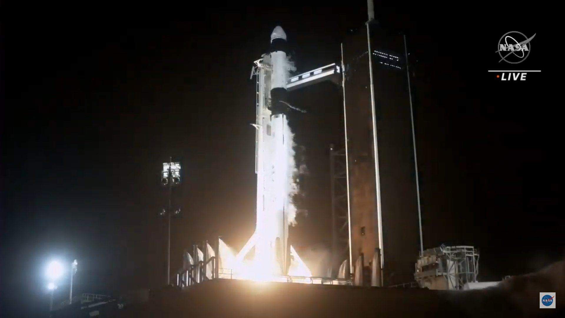 بالفيديو ـ إقلاع مركبة "سبايس إكس" إلى محطة الفضاء الدولية محملة بـ 4 رواد