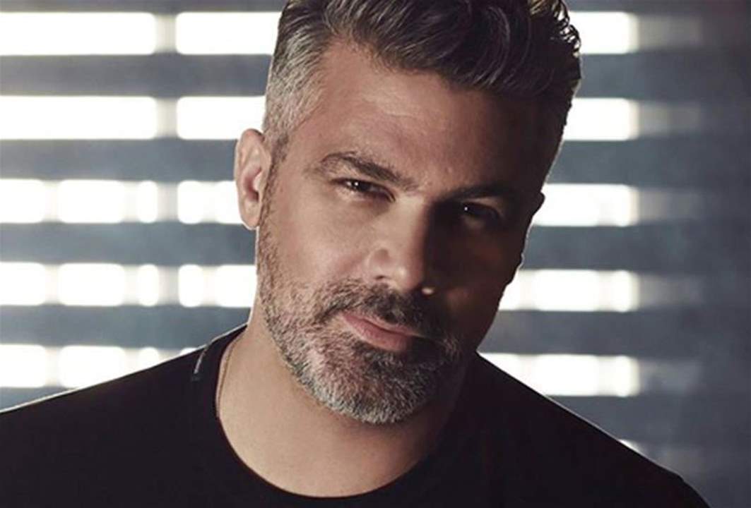 تفاعل كبير من قبل النجوم مع ظهور والدة فارس كرم في عمله الديني الجديد