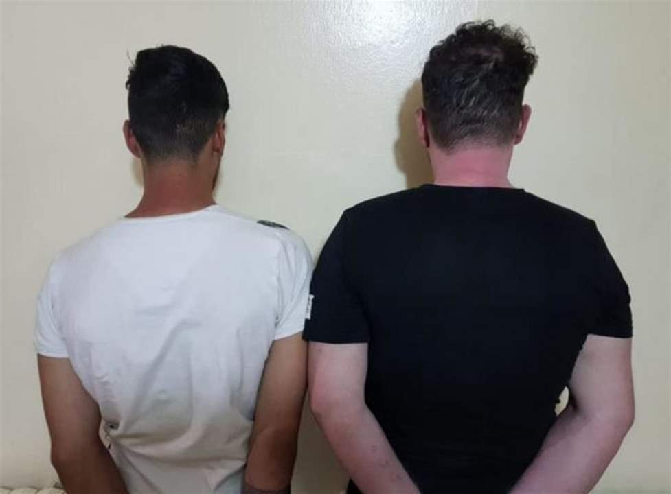 استدرجاه إلى داخل أحد المُخيّمات بهدف سلبه وقتلاه