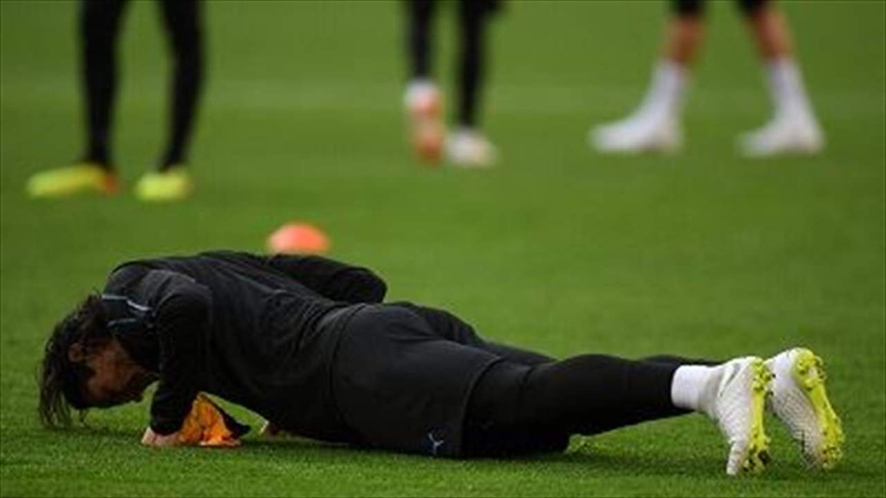 نجم بلجيكا سوف يؤدي تمرين الضغط 50 مرّة عقاباً له