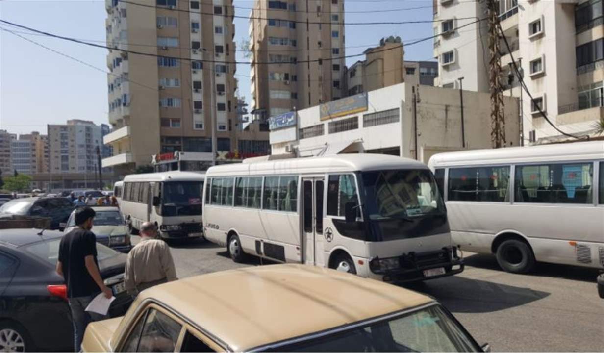  مراسل الجديد: المياومون في ضمان طرابلس ينفذون اعتصاما أمام مركز ضمان طرابلس ويقطعون الطريق بسبب...