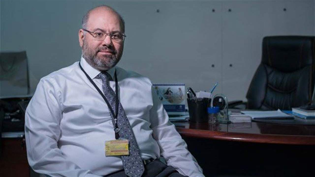 أبيض: هذا يعني الطلب من المرضى الدفع بسعر صرف الدولار!