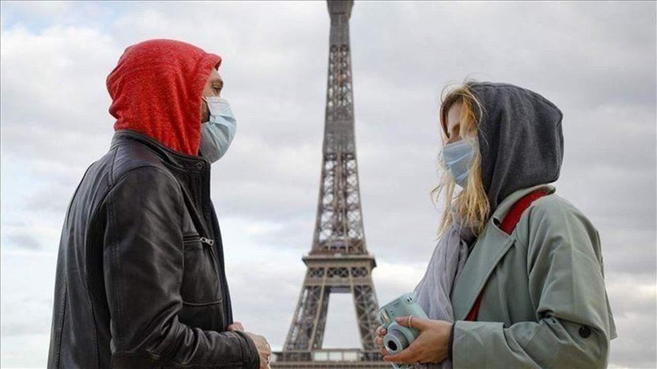 فرنسا تلغي إلزامية ارتداء الكمامات في الشوارع