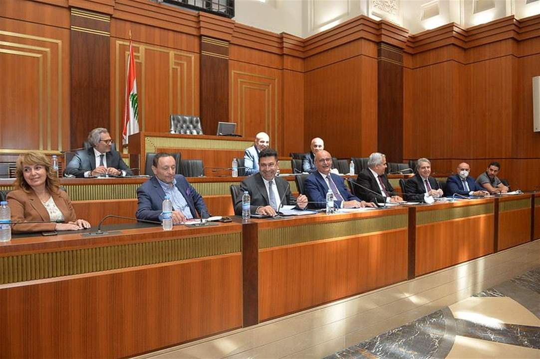 غجر: من لا يستطيع ان يدفع سعر صفيحة البنزين بسعر 200 ألف سيتوقف عن استعمال السيارة وسيستعمل أمراً آخر