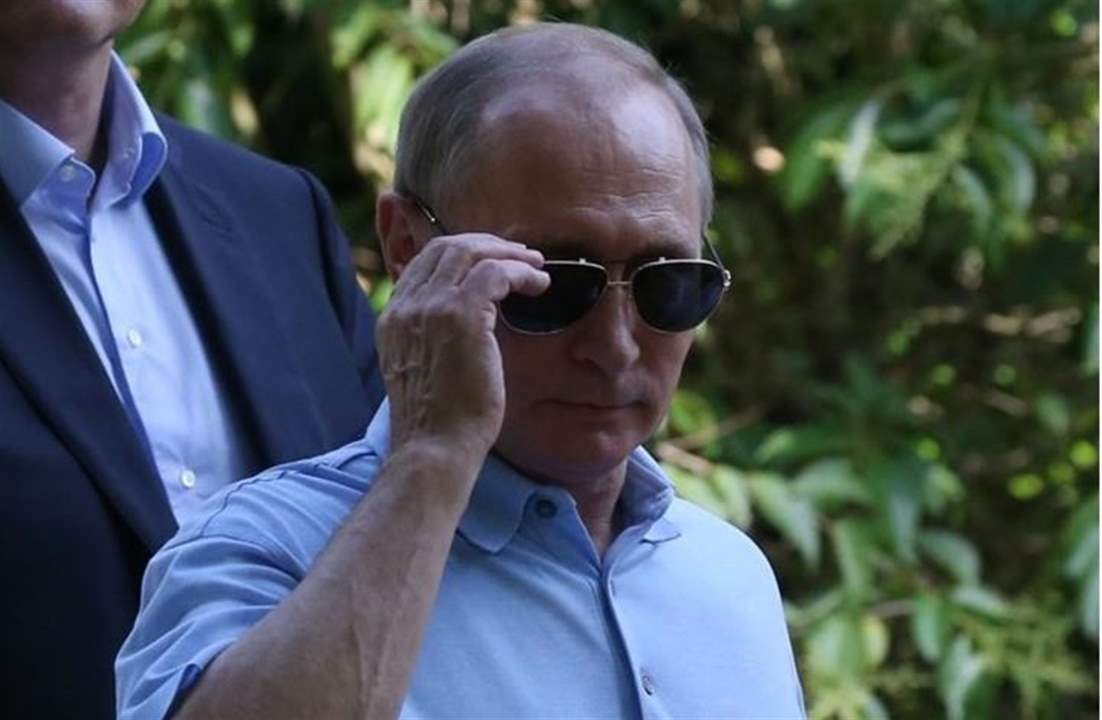 بايدن يهدي بوتين نظارة شمسية من طراز "أفييتر"