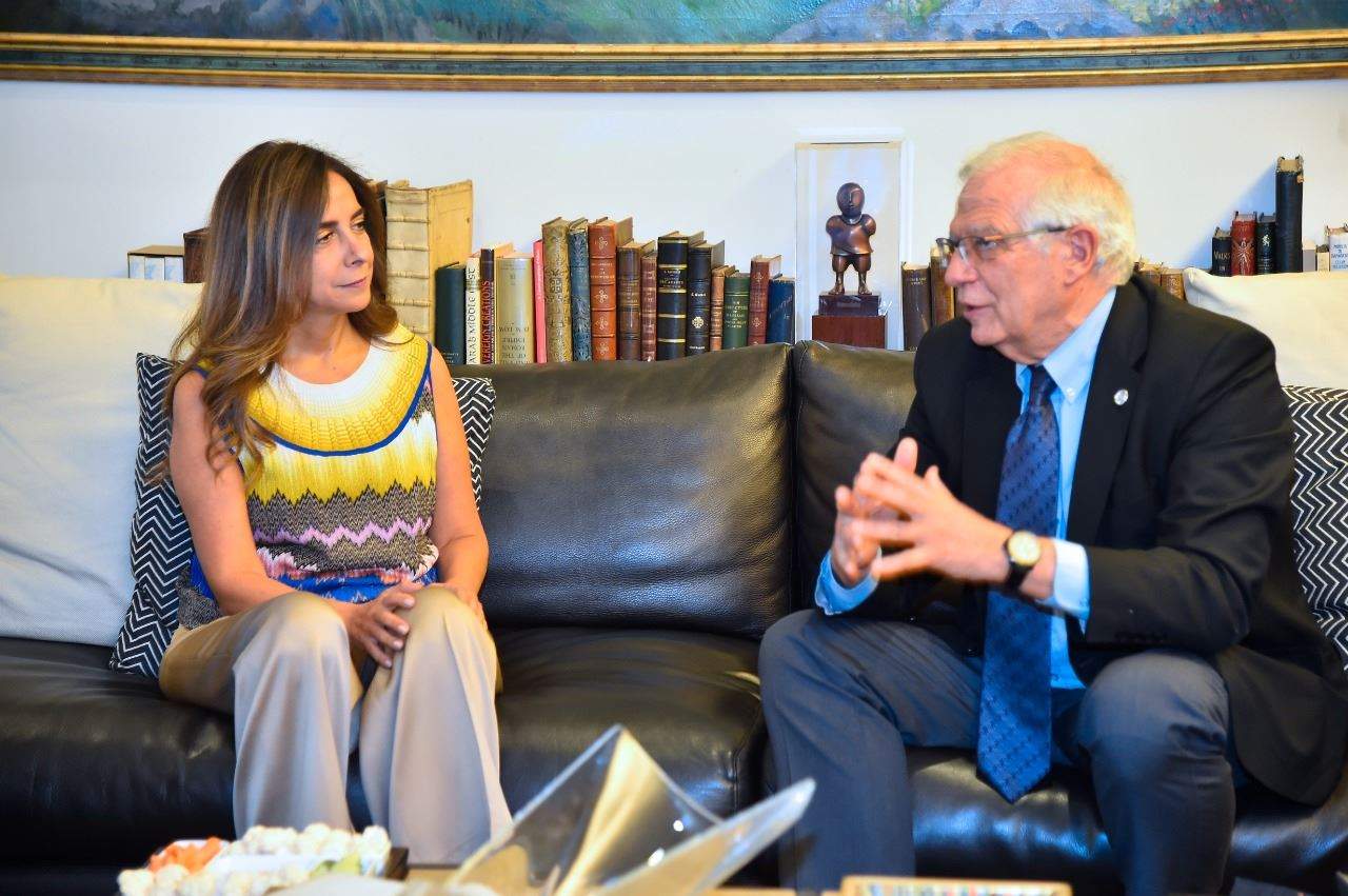 عكر عرضت مع بوريل الاوضاع وأزمة النازحين