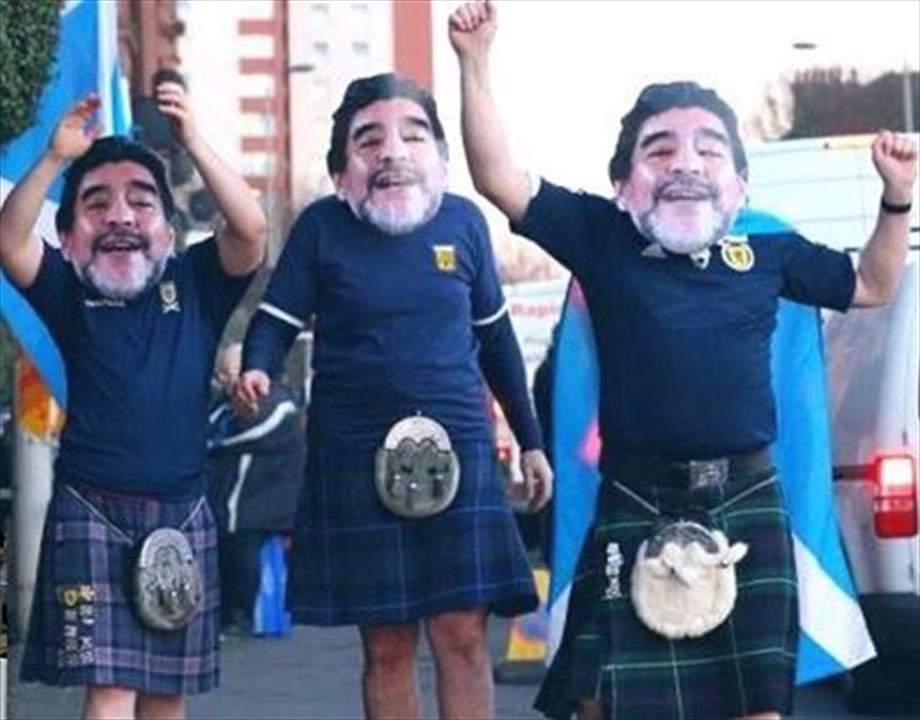مارادونا حاضراً في ويمبلي وأناشيد تتغنى بهدفه في مرمى شيلتون