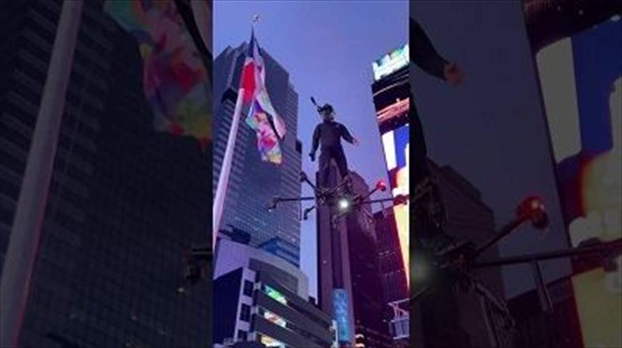 "سبايدر مان" يُحلّق في ساحة تايمز سكوير في نيويورك