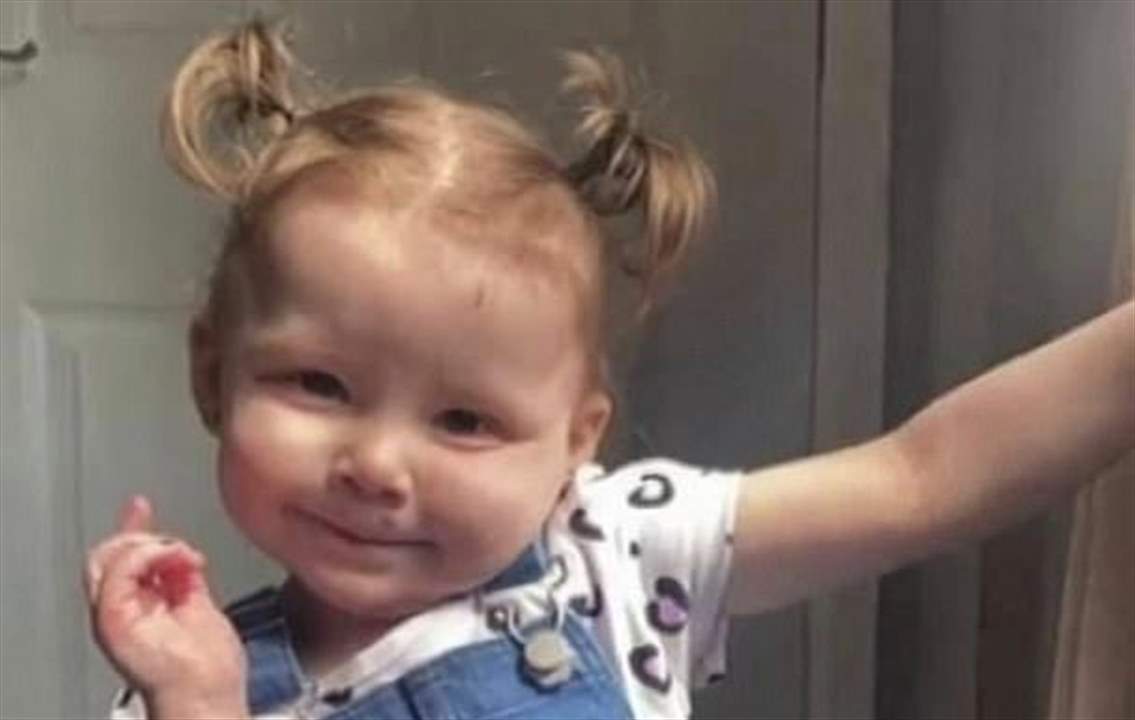 طفلة تبتلع بطارية في غياب أهلها لتلاقي حتفها بعد ساعات