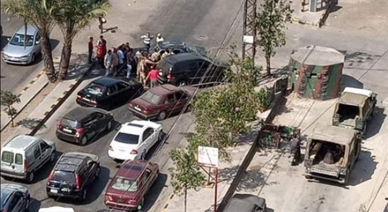 محتجون يقطعون طريق البداوي الدولي والجيش يسعى لفتحها