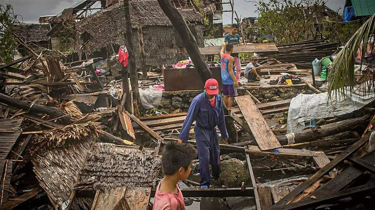 تحطّم طائرة عسكرية فلبينية وعلى متنها 85 شخصاً على الأقل