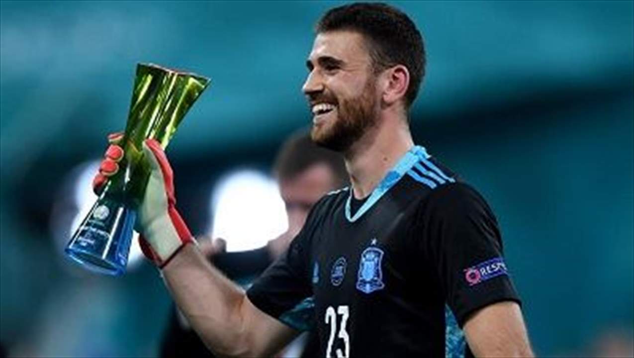 ما هو سبب عدم تواجد أوناي سيمون على وسائل التواصل الاجتماعي؟