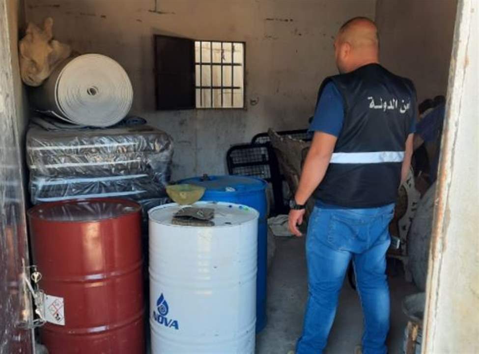 ضبط كميات من البنزين معدة للبيع في السوق السوداء واسلحة في مخيم للنازحين في المرج البقاعية