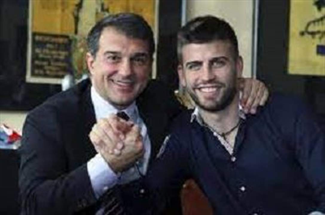 هل يكون الحل لمشاكل برشلونة المالية بيد نجم الفريق جيرارد بيكيه؟